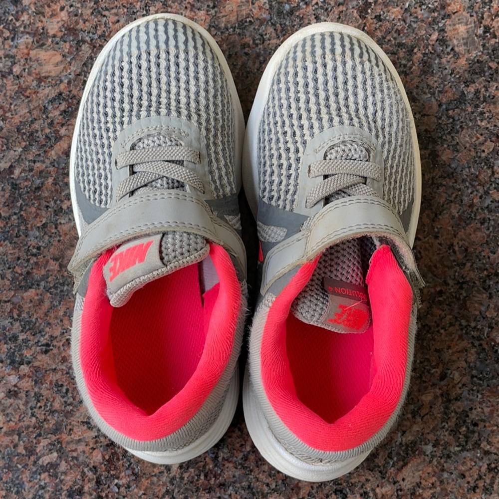 Grey and hot pink little girl nuke shoes